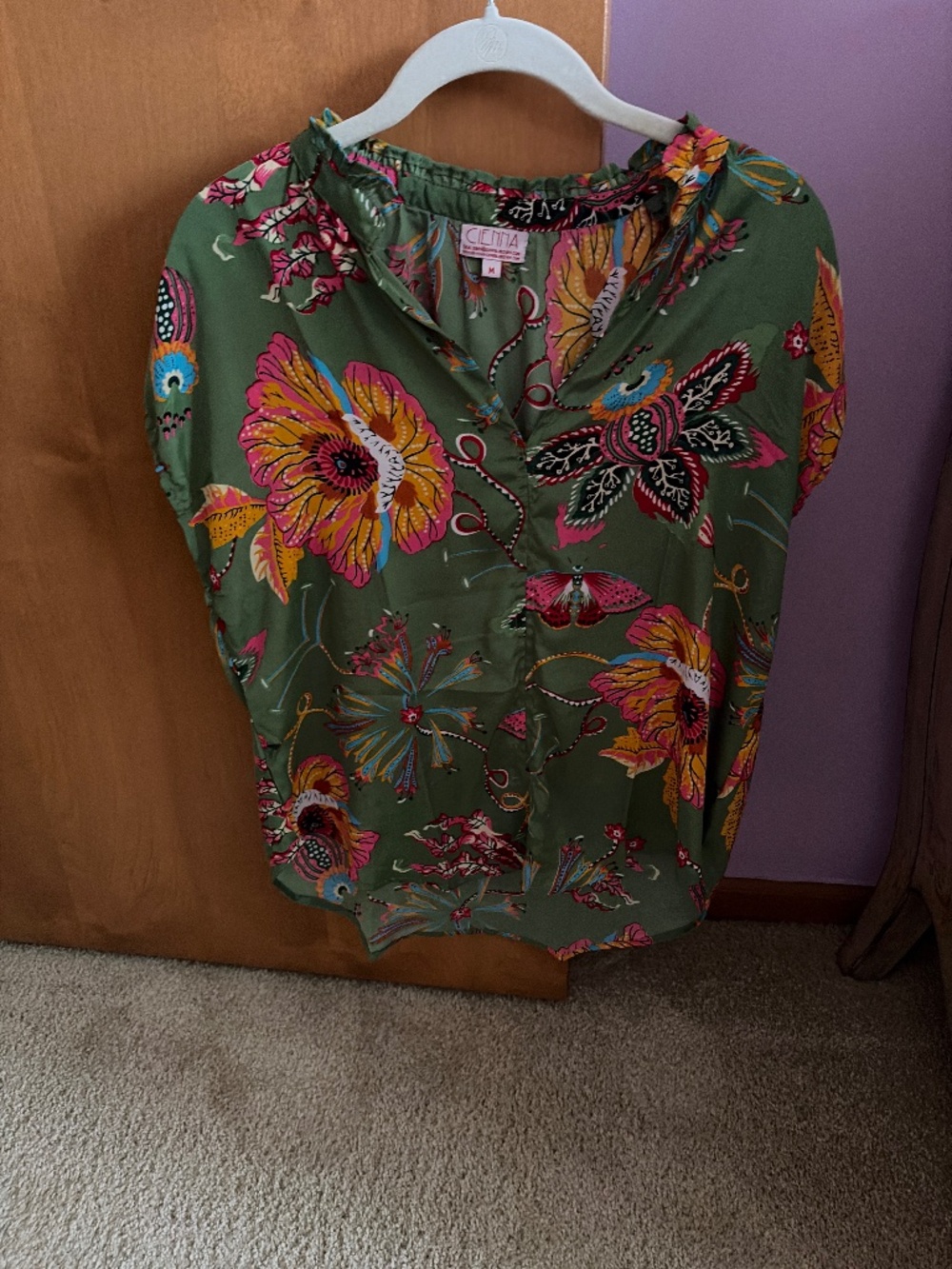 Cienna blouse size M NWOT
